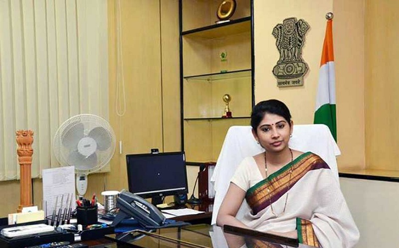 Smita ias officer  2001 batch